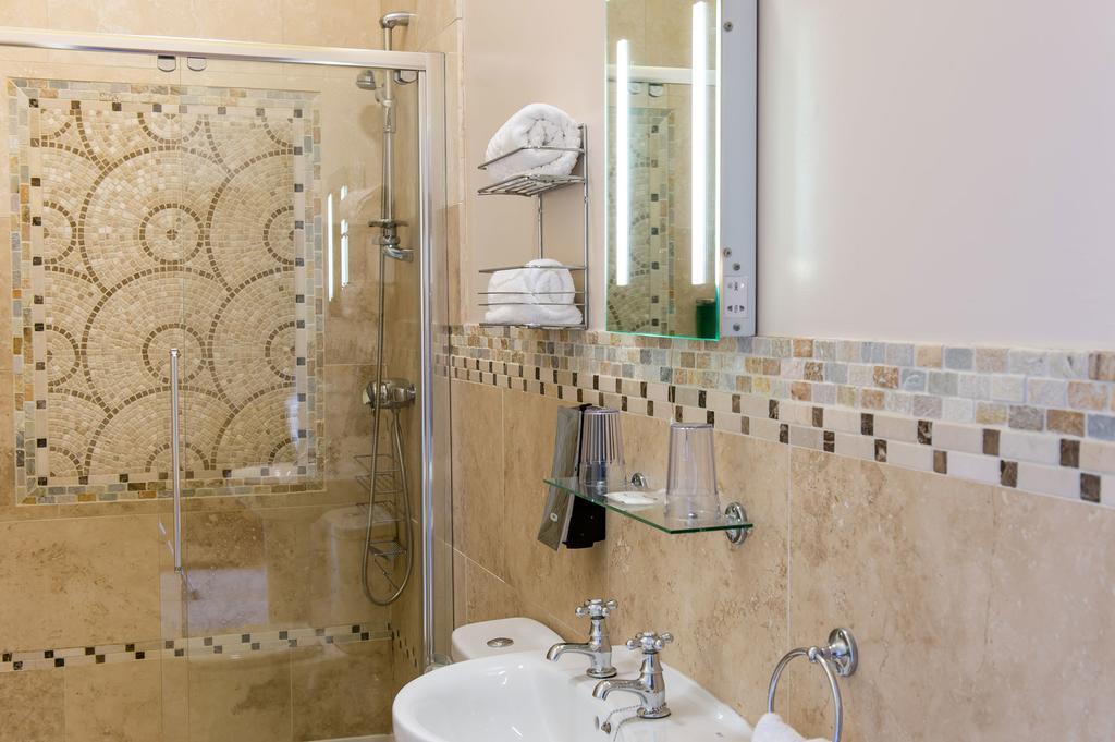 Charades Guest House Герефорд Екстер'єр фото